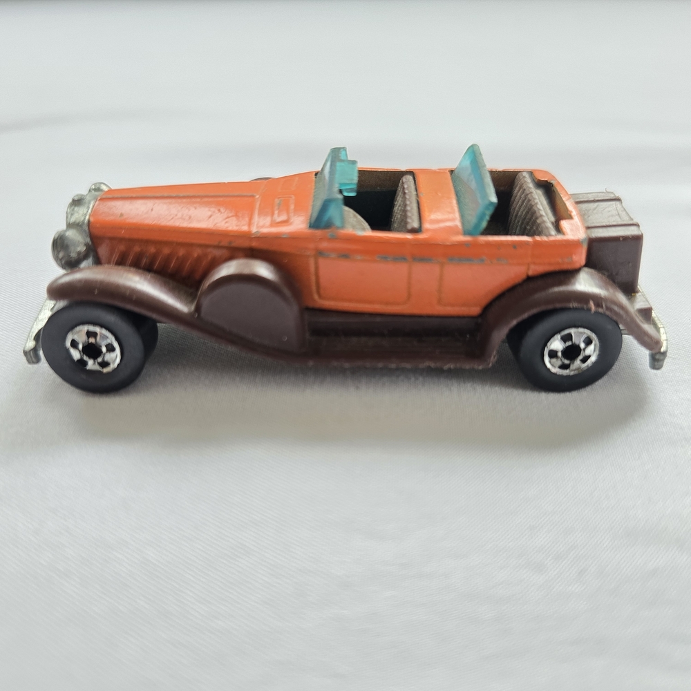 😀 Vintage Style Orange and Brown Toy Car